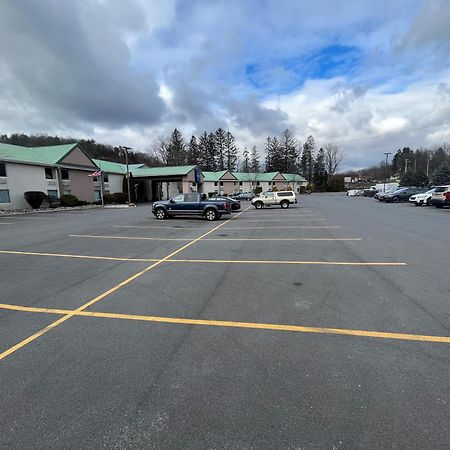 Baymont By Wyndham Bartonsville Poconos Екстериор снимка