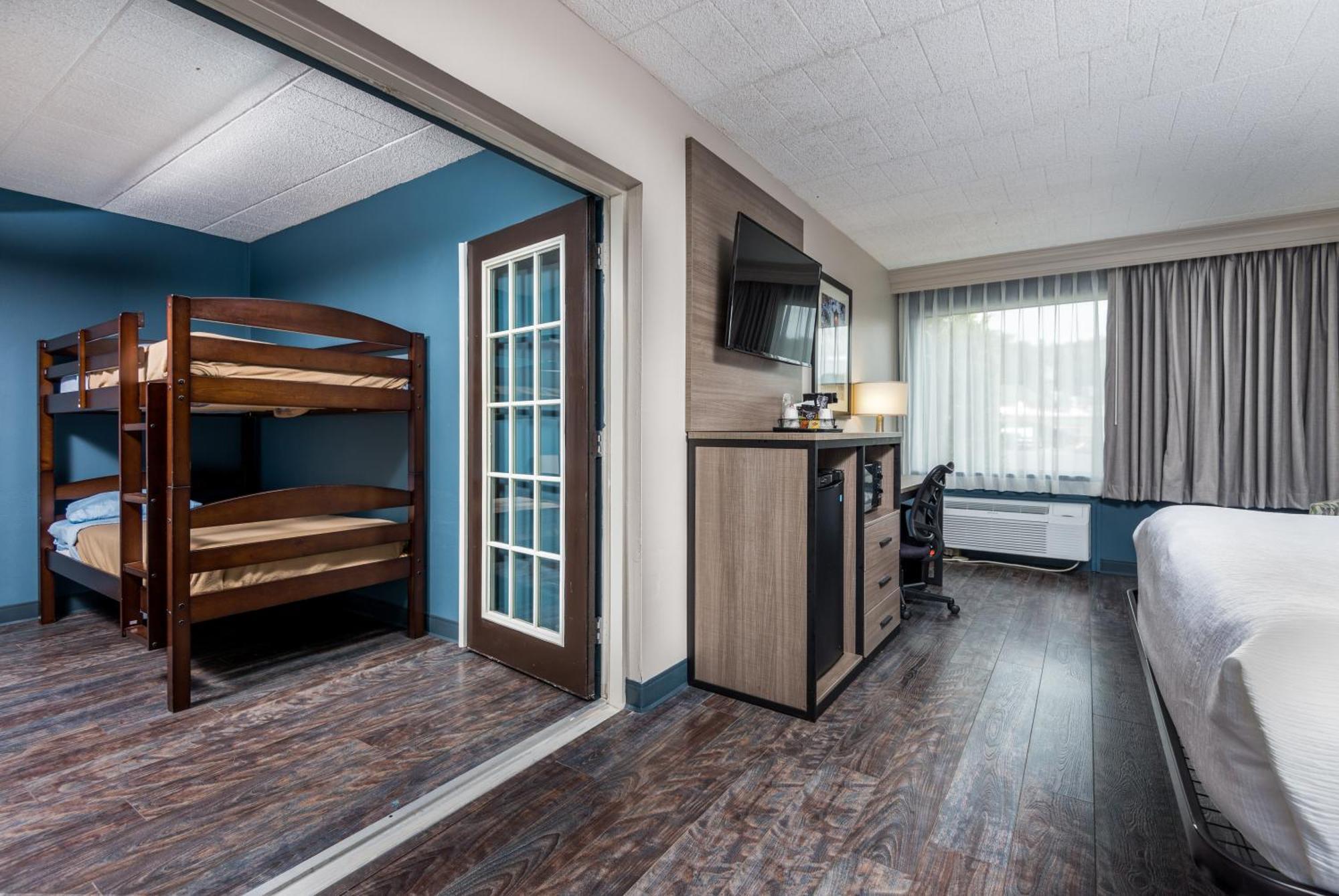 Baymont By Wyndham Bartonsville Poconos Екстериор снимка