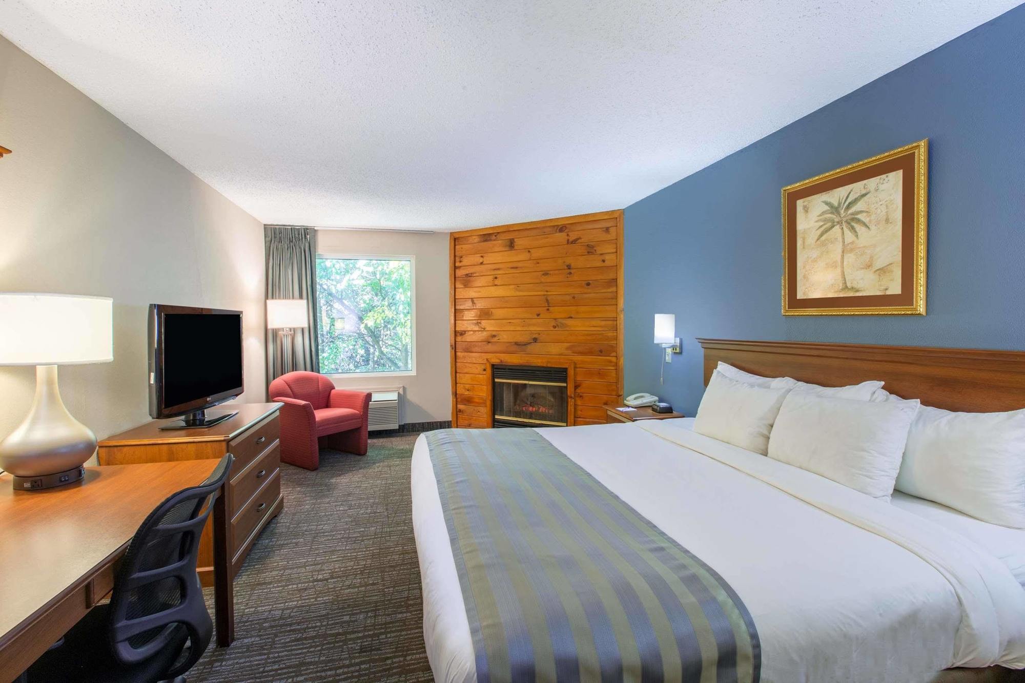 Baymont By Wyndham Bartonsville Poconos Екстериор снимка